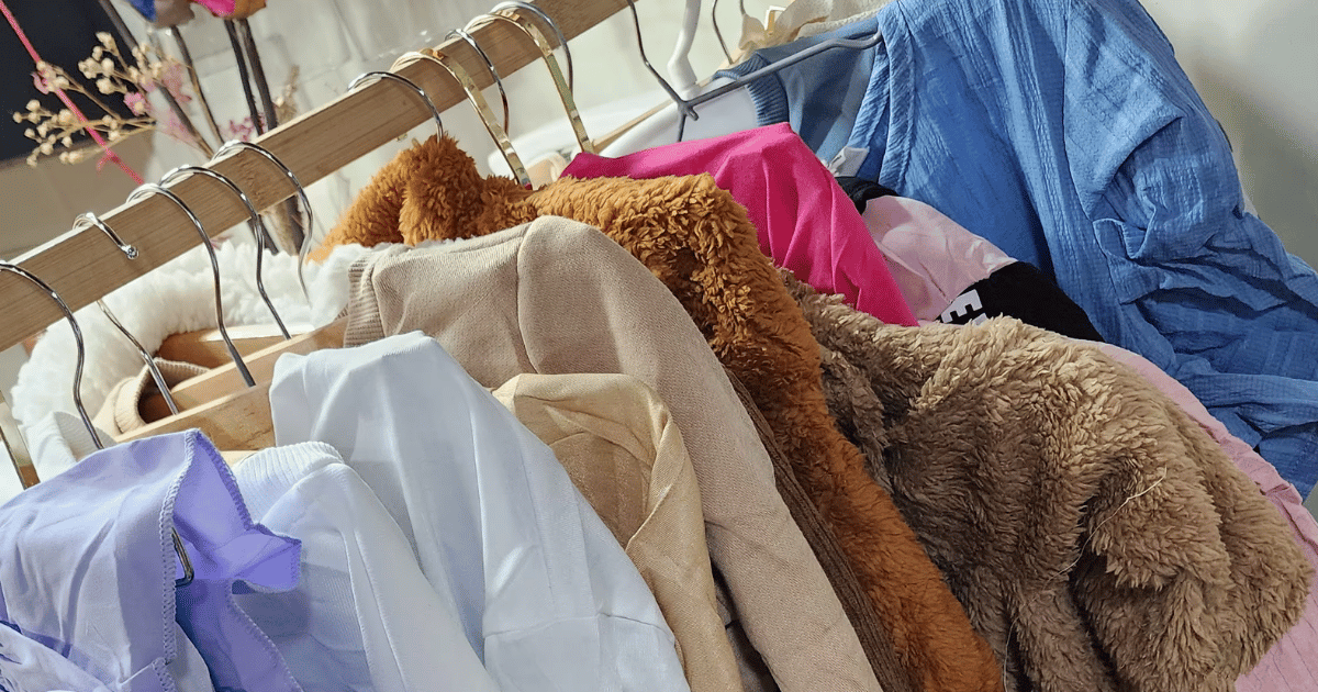 เสื้อผ้าหลากหลาย